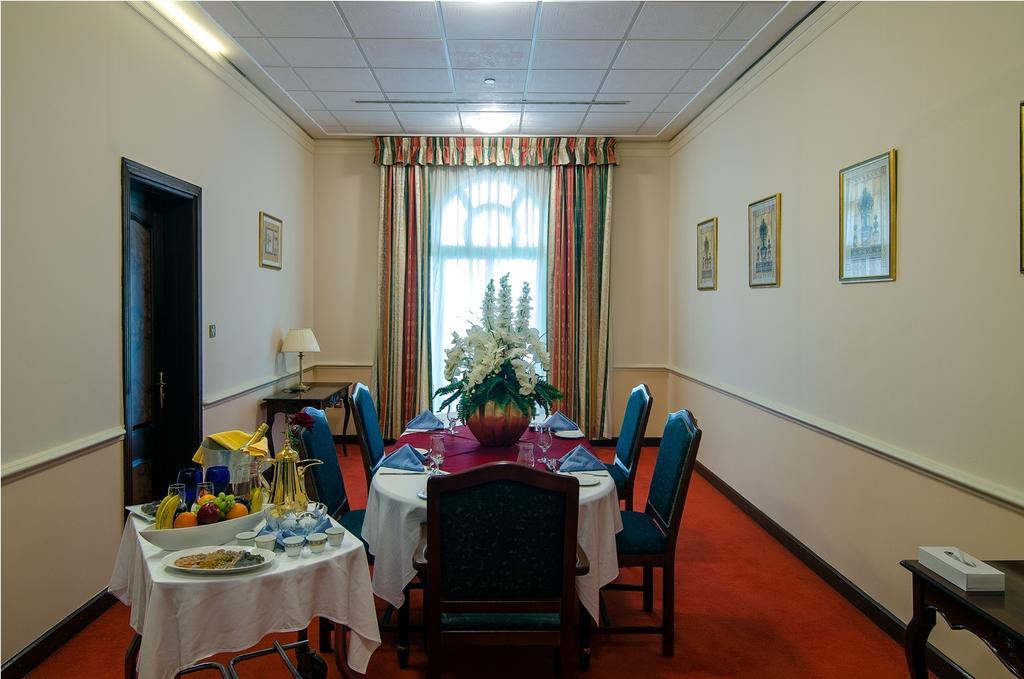 Cassells Ghantoot Hotel & Resort Стая снимка